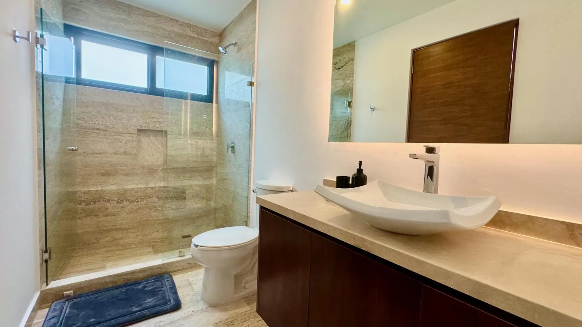 Lovely & New! Super Location Cancun 0*,